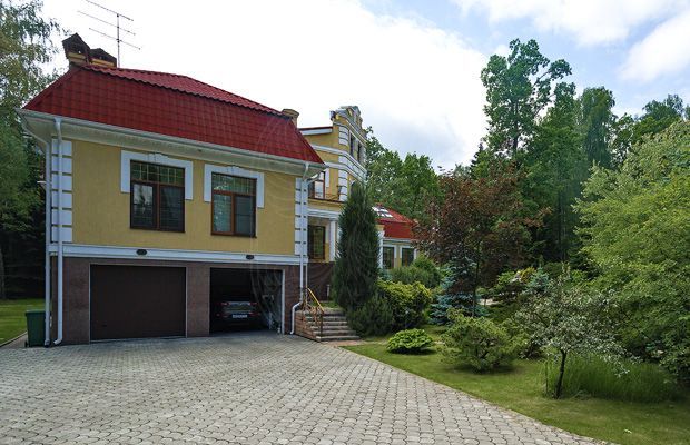 Дом в классическом стиле на шикарном участке - фото 6