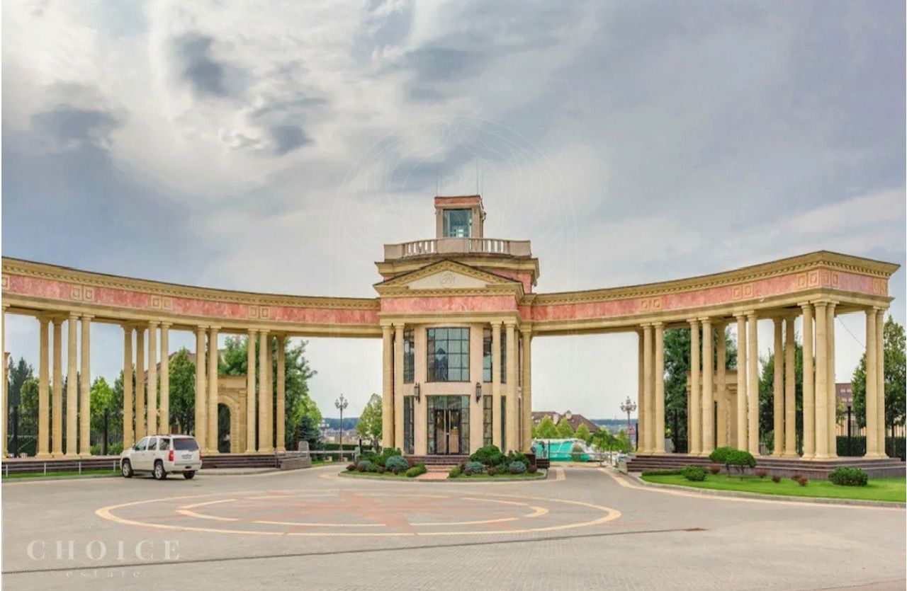 Большой участок в Ренессанс Парке