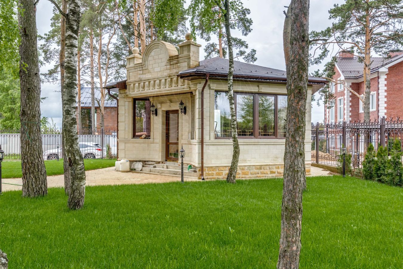 Дом из белого камня в КП "Европа" - фото 2