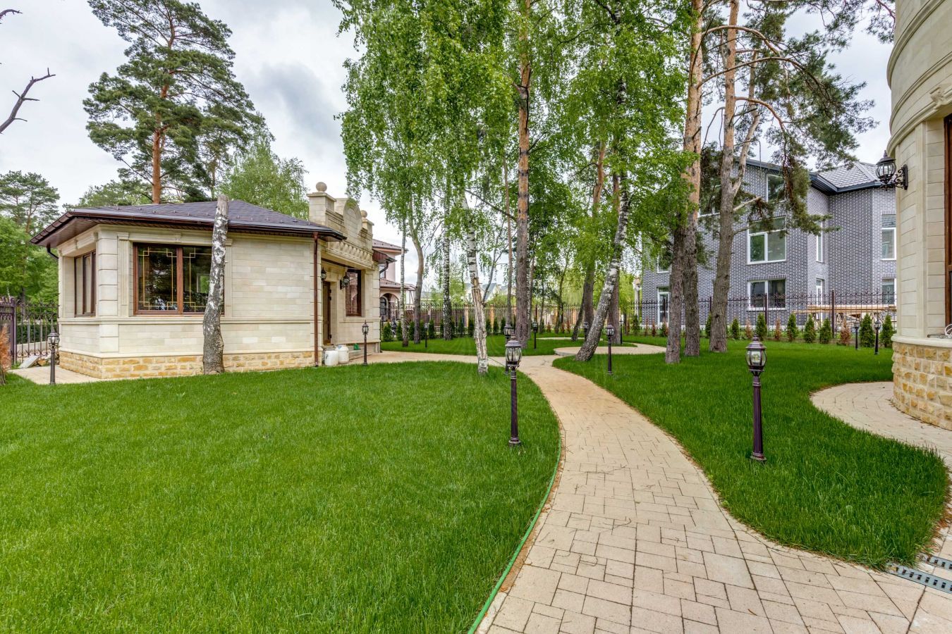 Дом из белого камня в КП "Европа" - фото 5