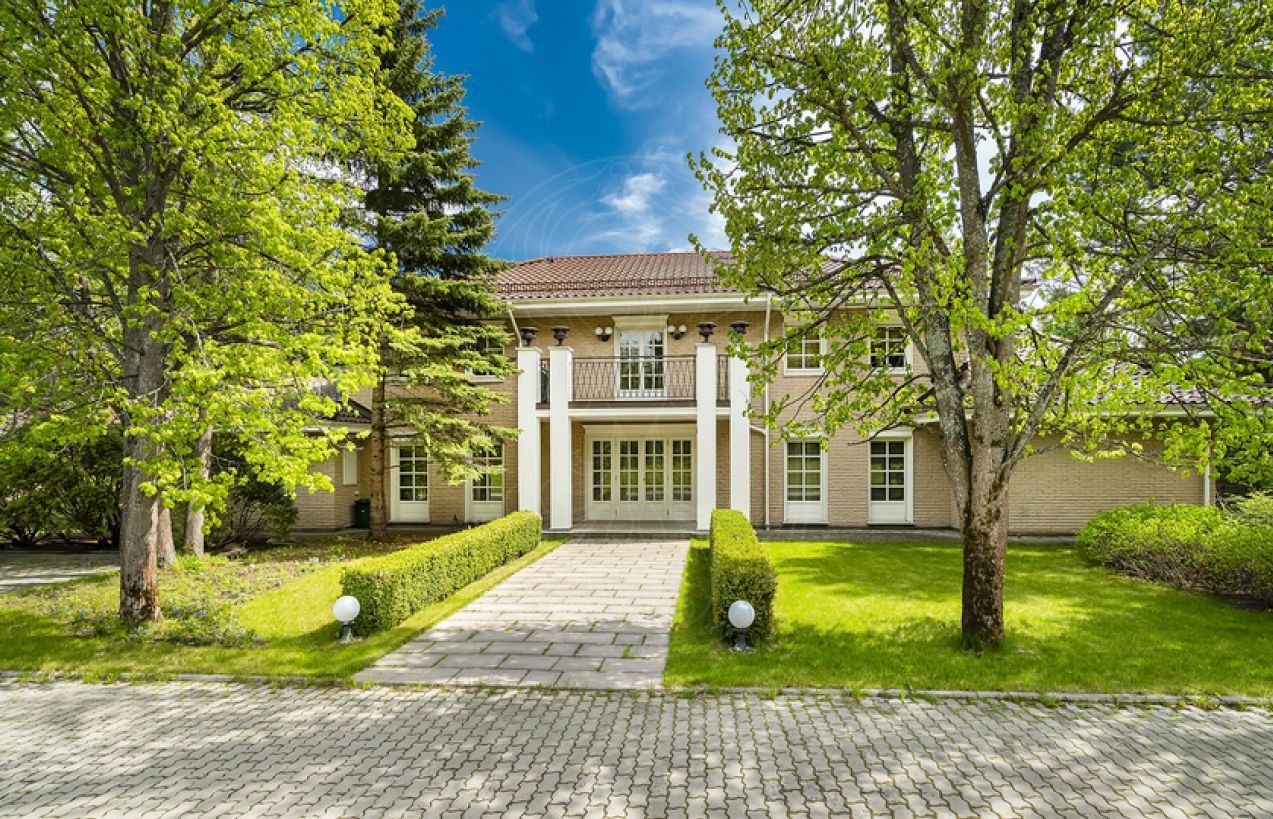 Дом на живописном участке в камерном поселке - фото 2