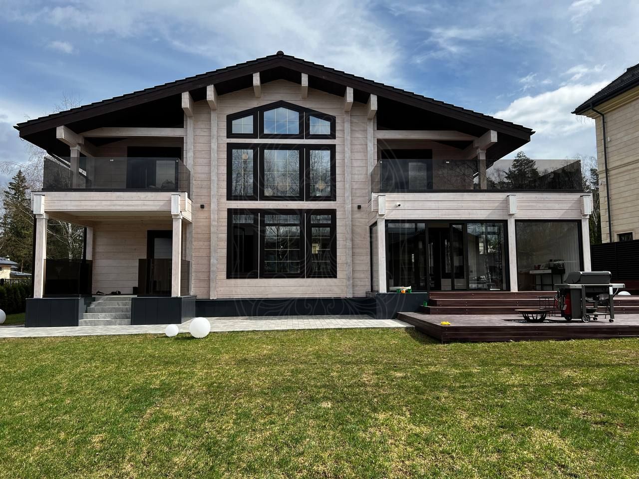 2-этажный дом, 450 м² в М.Сареево