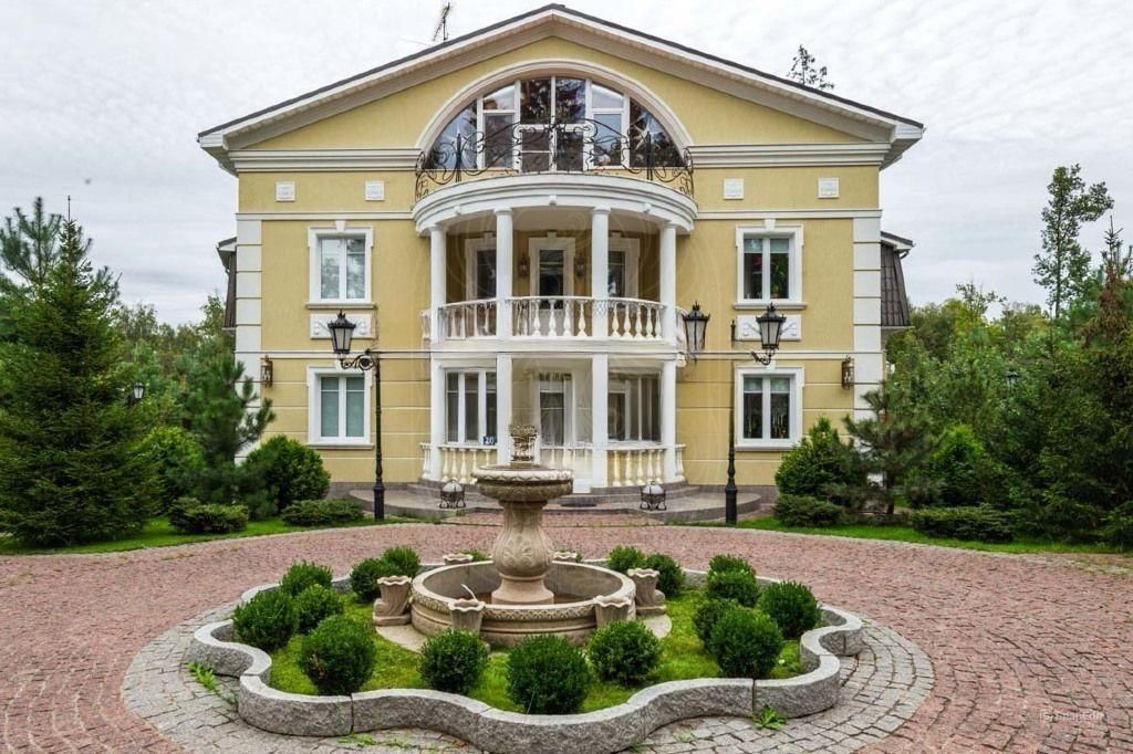 Продаётся 3-этажный коттедж 900 кв.м.