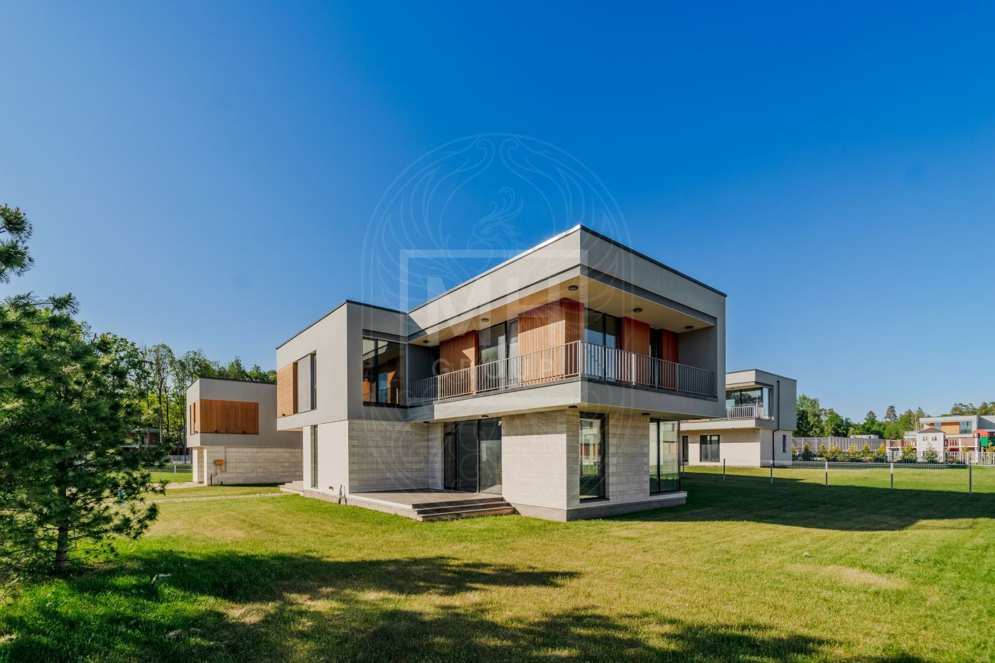 Продажа Дом 320 м² на участке 11 сот. в КП Зайцево Парк