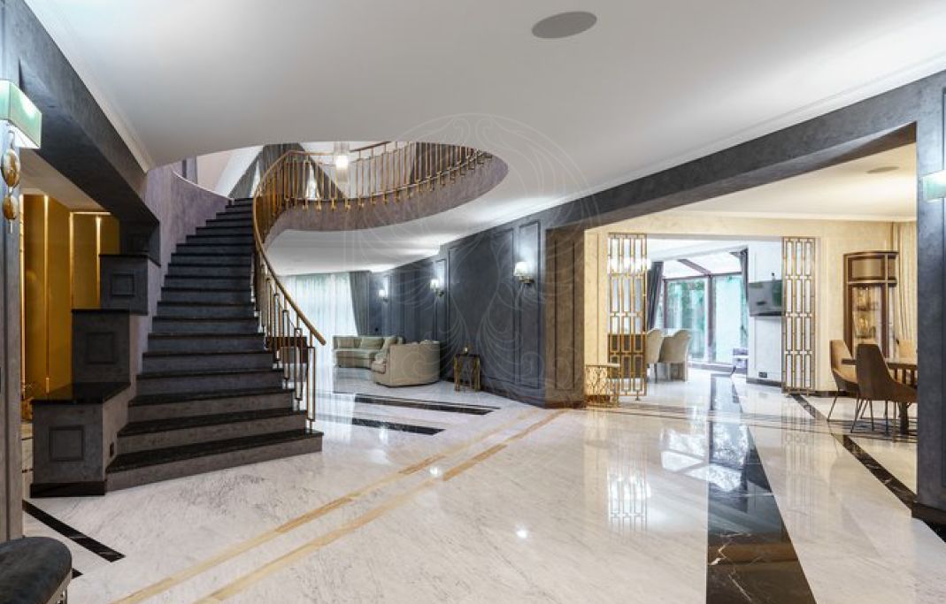 Коттедж с отделкой в стиле Ar Deco с бассейном в Большом Сареево - фото 4