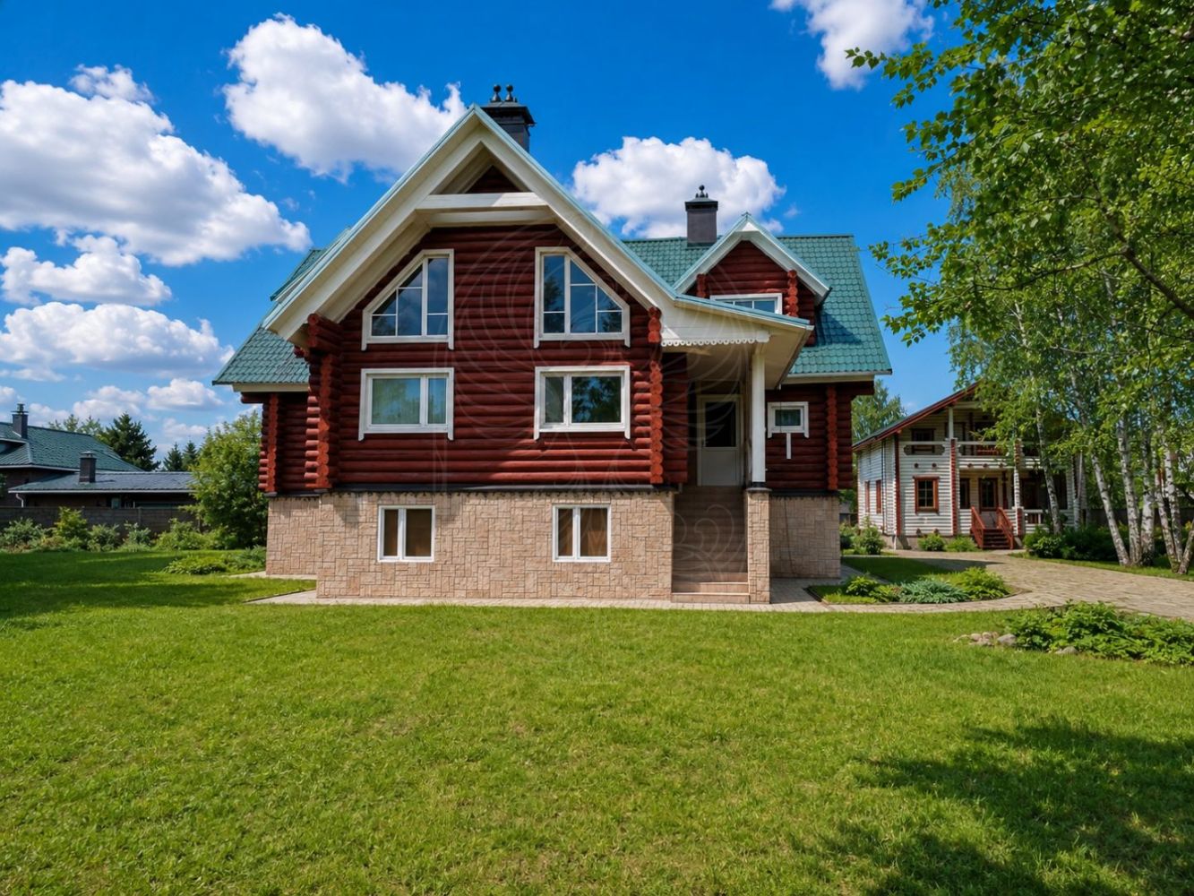 Дом 600 м² на участке 31 сот.