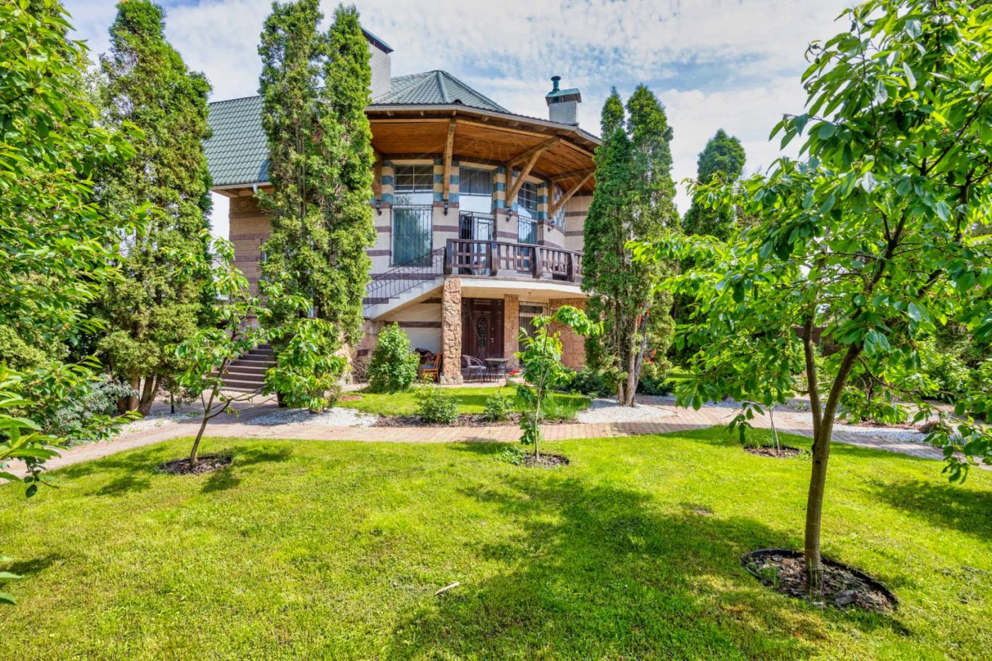 Продажа Дом 388 м² на участке 15 сот. в