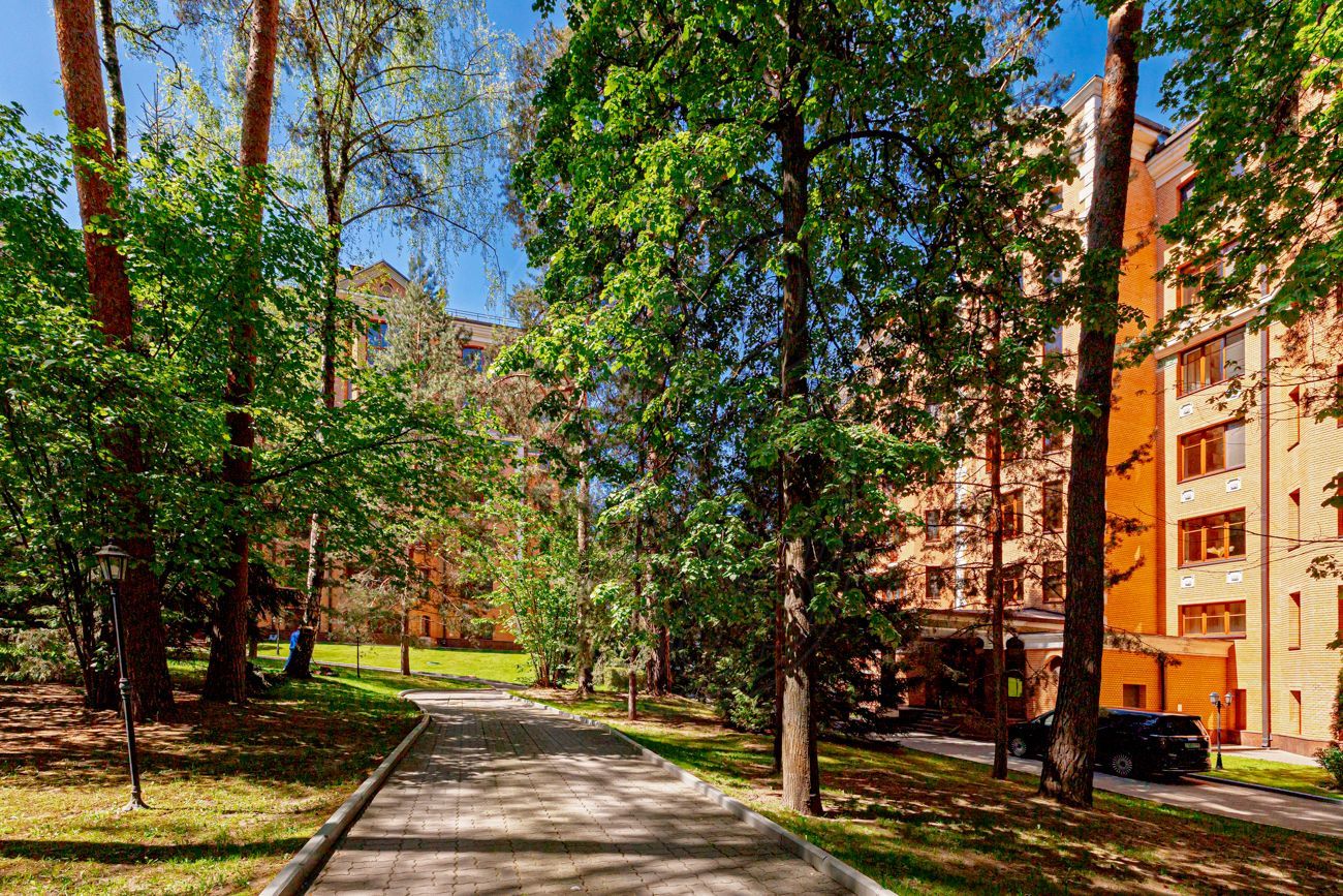 6-к.квартира 220 м², 2/7 эт. - фото 3
