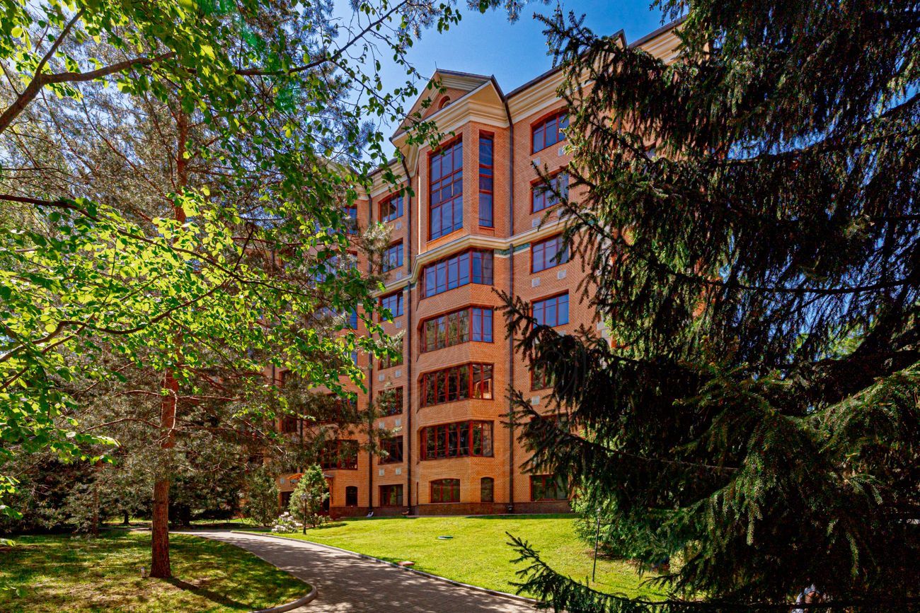 6-к.квартира 220 м², 2/7 эт. - фото 4