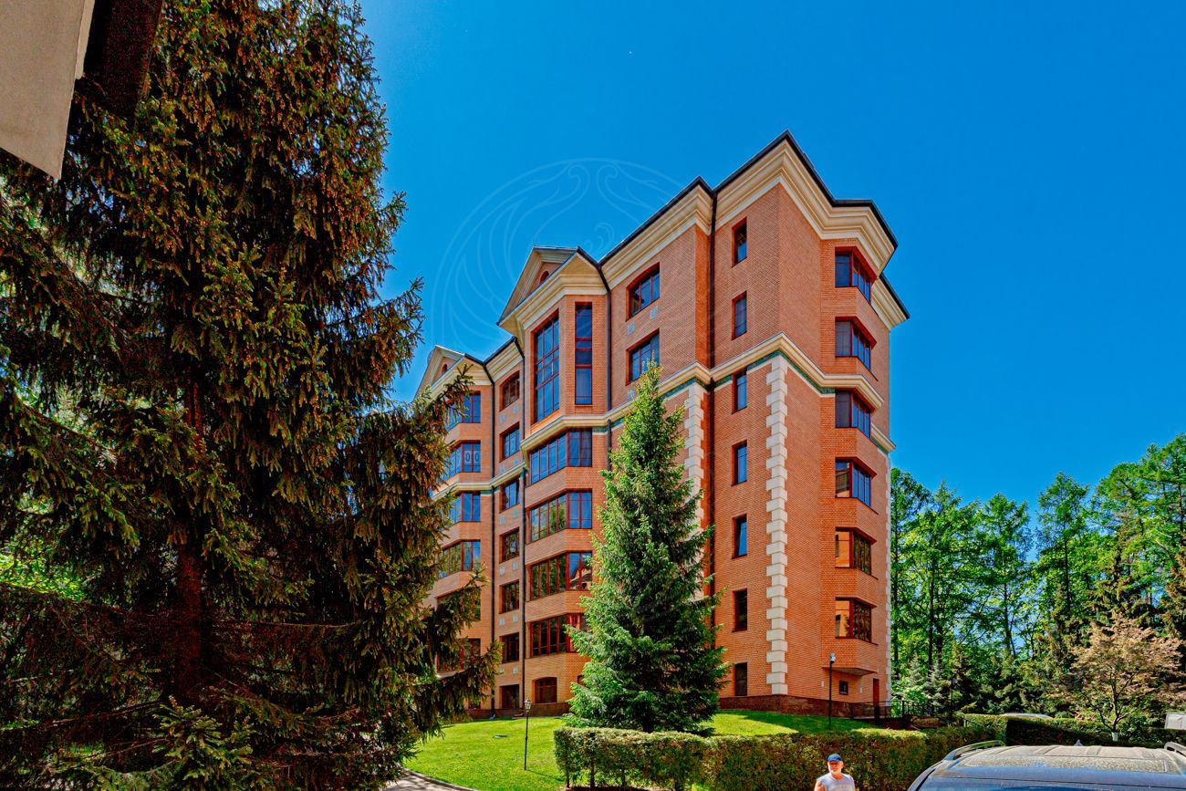 6-к.квартира 220 м², 2/7 эт.