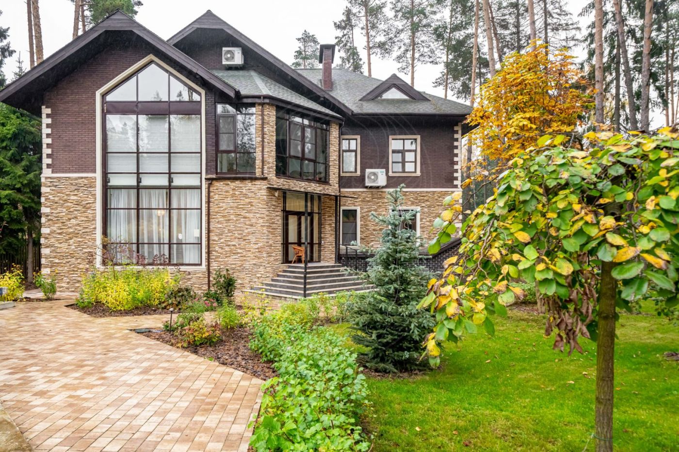 Продажа Дом 750 м² на участке 20 сот. в Лесные Зори