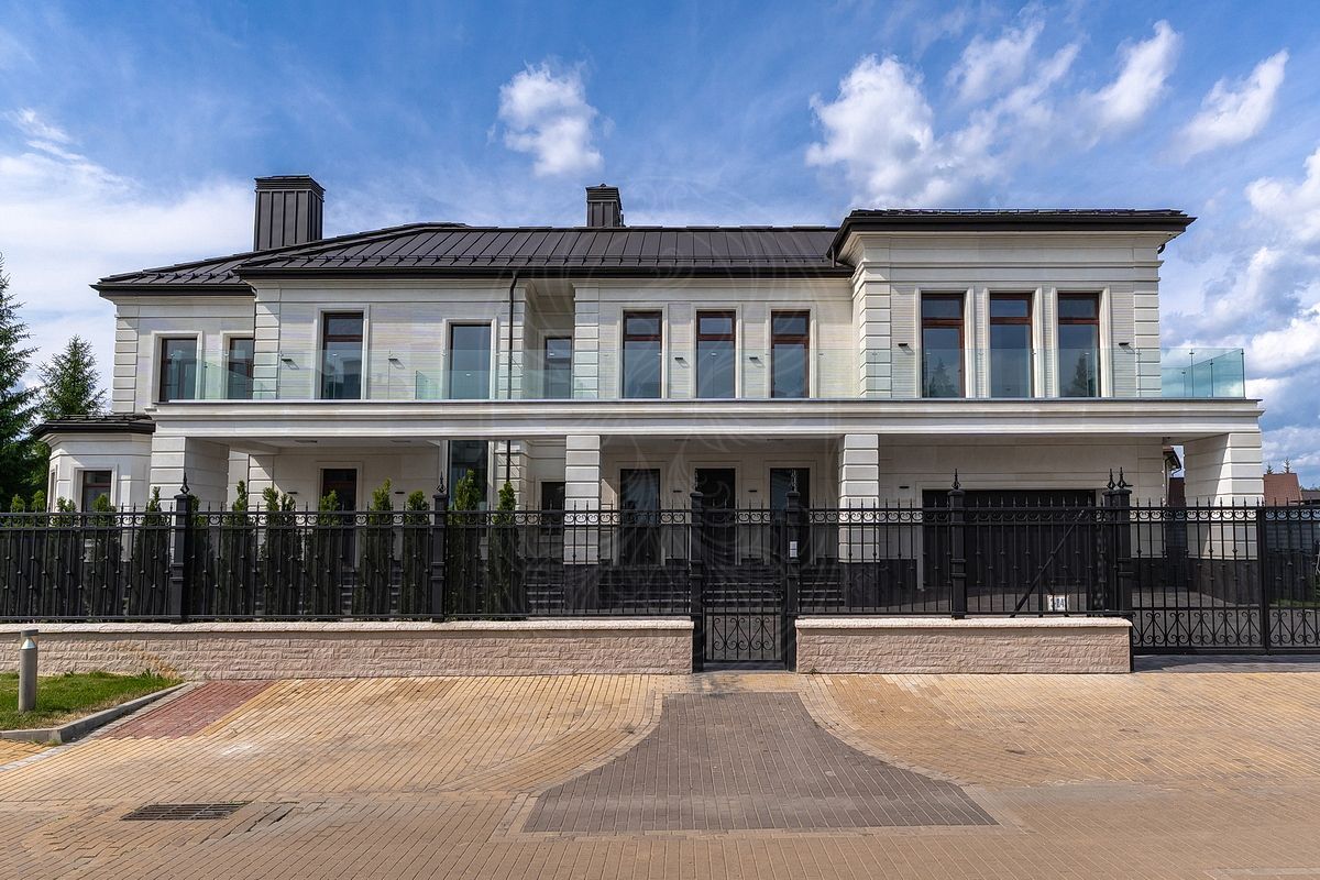 Продажа Дом 815 м² на участке 22 сот. в Миллениум Парк