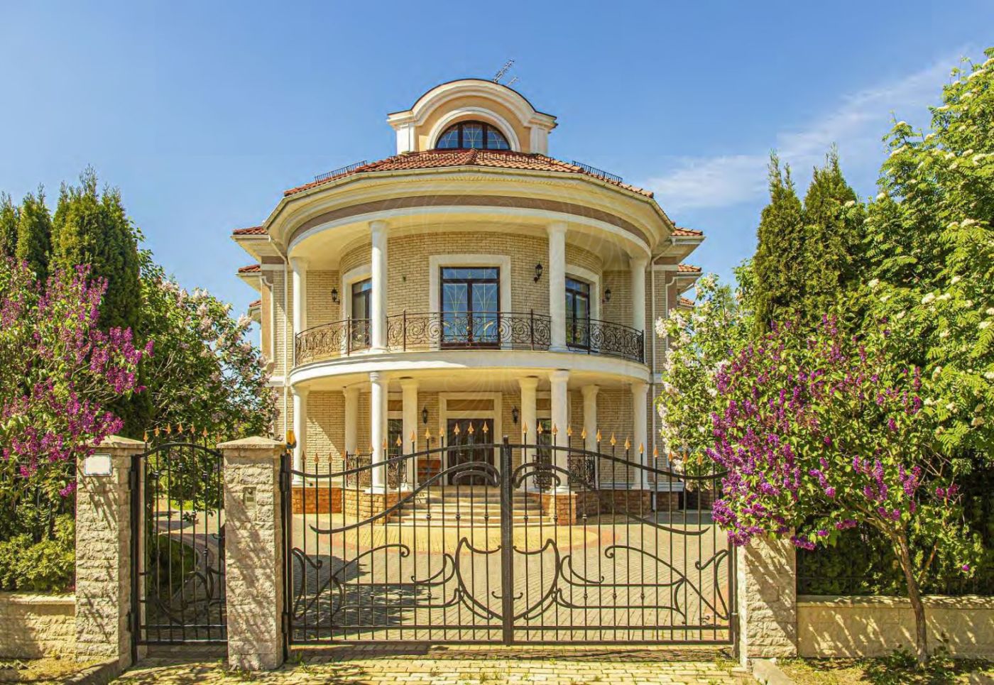 Продажа Дом 1200 м² на участке 34 сот. в Миллениум Парк