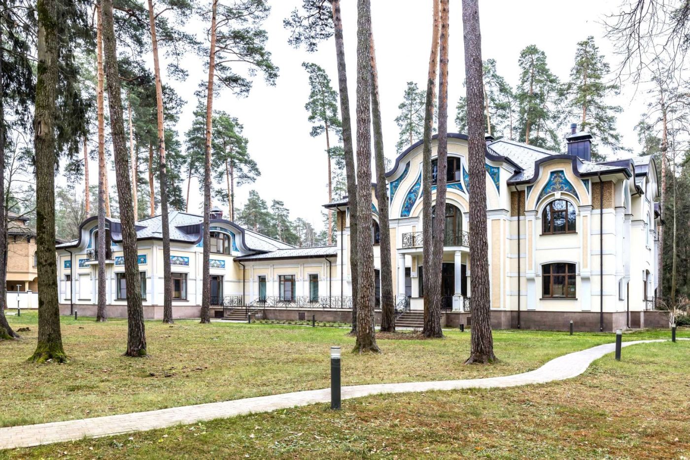 Роскошная резиденция в поселке Сады Майендорф - фото 3