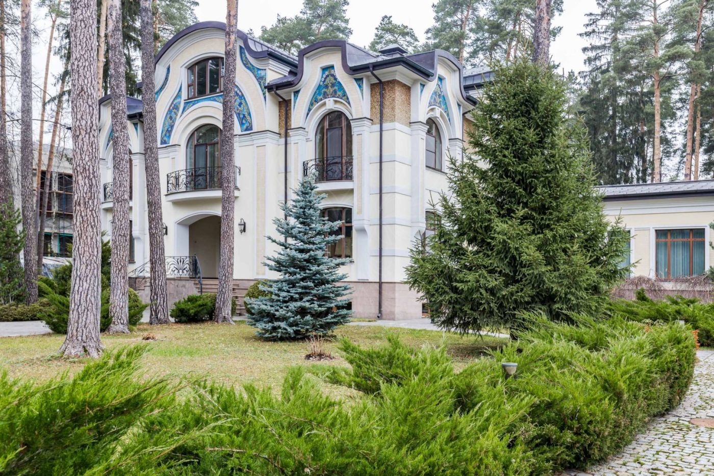 Роскошная резиденция в поселке Сады Майендорф - фото 2