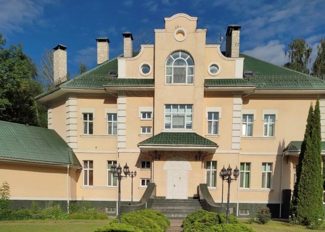 Дом 1100 кв м на красивом лесном участке