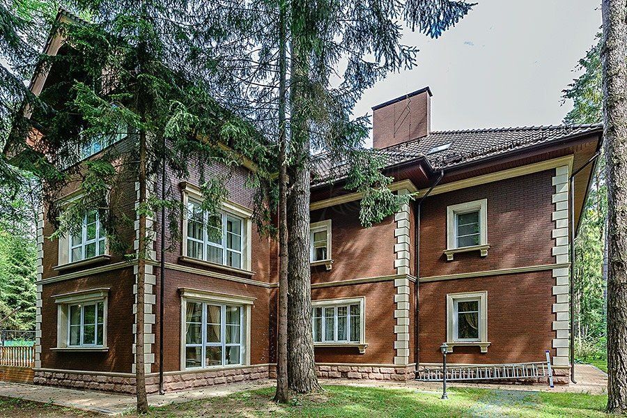 Замечательный дом в классическом стиле. - фото 2